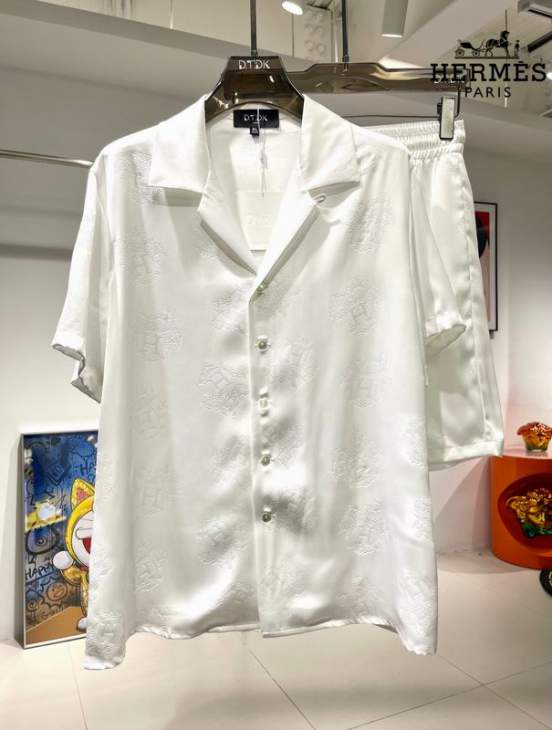 Picture of Hermes Shirt Pant Suits _SKUHermesM-3XL24cr6222347